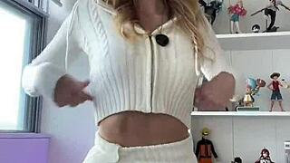 Hey, check out yus lopez as flaquita nalgona