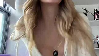 Hey, check out yus lopez as flaquita nalgona