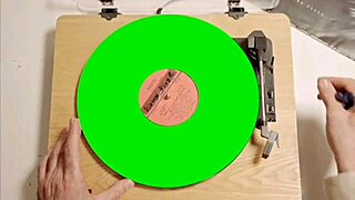 Amateur ebony latina milf spreads huge fat ass in homemade video