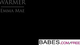 Skinny teen babes workout with huge cock in threesome group action