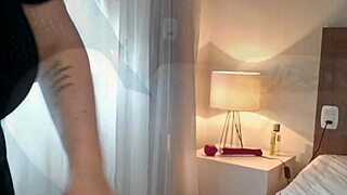 enteada caught masturbating with a buttplug in her ass, what a naughty surprise 😏