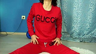 Hey, watch this flexible babe strip and masturbate just for you 😏