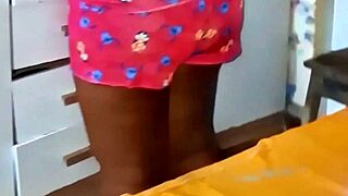 hey girl, you're looking so sexy pelada passing that hidratante on your big ass and natural tits 😍 this chubby ebony wife shows off her cameltoe in lingerie outdoors 💦