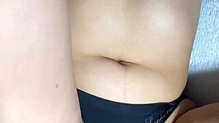 Joven 18 Añitos Se Folla Y Monta Al Mejor Amigo De Su Novio Porque Tiene Auto Que Rico Grita De Placer.