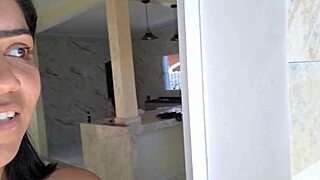 Personal-Error Depois de levar leitinho na bucetinha ela tomou banho peladinha no quintal para os vizinhos verem.