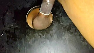 Adoro Chupar Um Pau Preto No Gloryhole Fiquei Com Tanto Tes�o Que Dei At� O Cu Pra Ele