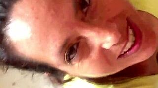 mi amiga draws me in with her amateur charm