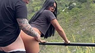 joven pareja latina grabs doggystyle sex in medellin public park but it ends badly