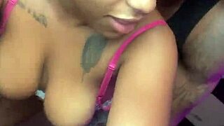 O melhor vídeo amador features hard sex with muscular guy and intense squirting from skinny Latina