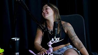 Oruan isn't your type but he kissed a famous guy, started the nude putaria, and now wants to hook up with two bi men.