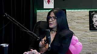 Nunca transou na mesa de sinuca o cliente gostava de um fio terra deu a buceta no avi�o e chegou a receber 23 buqu�s de flores mas - leticia braga watch on sheer red