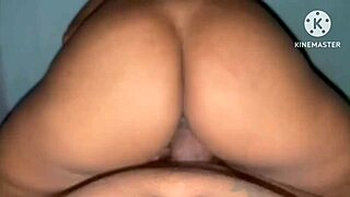 Sentando Gostoso No Corninho With Tattoo Action!