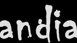 Intercambio de favores with blonde teen in hardcore threesome blowjob and cumshot.