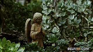 lesbian gfs realized they love scissoring each other 😍