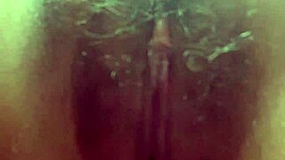 Anita gets caliente with masturbation