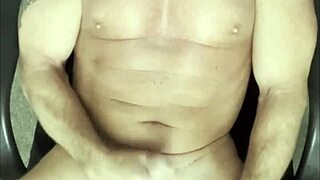 FOUR LOADS IN 24 HOURS FROM THIS MUSCULAR BODYBUILDER WITH HOMEMADE MONSTER COCK CUMSHOT ACTION!