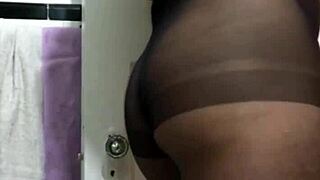 Big ass Nafida displays curvy fetish details