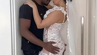 dei minha bucetinha para o segurança negão dotado no casamento