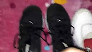 Oh, that cumshot on my feet feels so fetishistic!