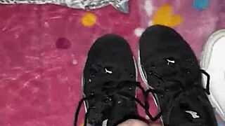 Oh, that cumshot on my feet feels so fetishistic!