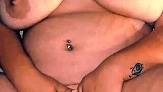 plus-size beauty cums hard