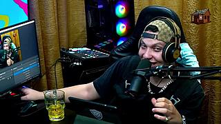 i mean, mari ávila got totally naked on the podcast and stripped everything off