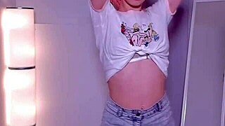 uh, like this blonde girl is showin off her dance moves ya know