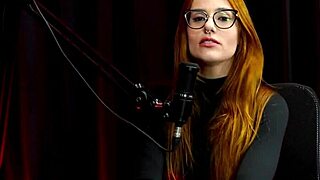 j� fica com mulheres a bastante tempo � a �nica que fala que � liberal e os curiosos do site porn� - bella ruiva watch on sheer red