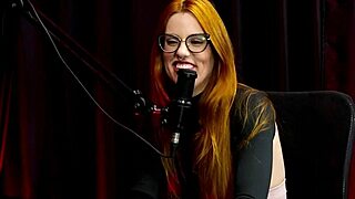 j� fica com mulheres a bastante tempo � a �nica que fala que � liberal e os curiosos do site porn� - bella ruiva watch on sheer red