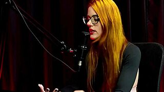 j� fica com mulheres a bastante tempo � a �nica que fala que � liberal e os curiosos do site porn� - bella ruiva watch on sheer red