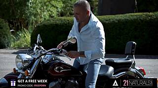 I, petite Nata Ocean, get little feet licked and fucked