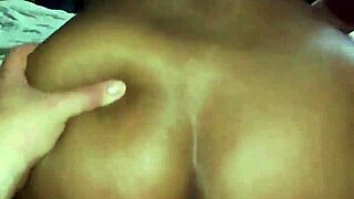 voy a sentarme en tu verga metela en mi ano y correte en mi culo