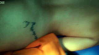 VIZINHA SAFADA LEVANDO VARA GRANDE!