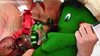 i can't believe how that huge double penetration fisting made my pretty pussy gape so wide