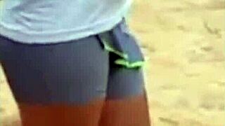 Asian beauty gives oral pleasure in Japanese style