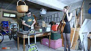 Oh god this anal threesome with double penetration and pissing for alice maze is so intense