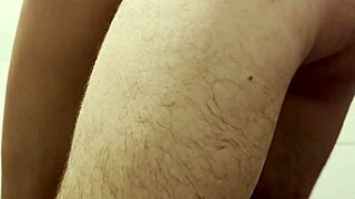 sexo amateur en la ducha su verga se vino fácil al sentir mi coño mojado