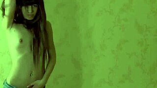 hot teen girlfriend teases solo in tight jeans