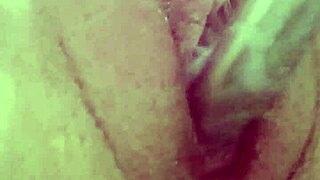 naughtyhotkitten hooks up and gets fucked deep and rough