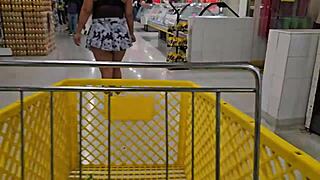 Venezuelan hotwife flashes big ass in Medellin supermarket for cuckold