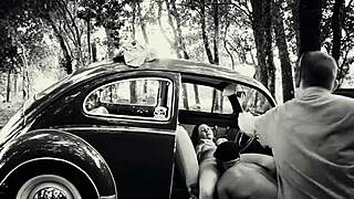 Retro fusca sex hits different! 🔥🍑🚗