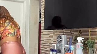 Wanna see my pussy splitting open while i clean the house?