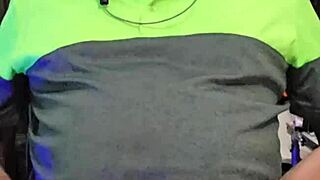 Ezsosa Flashes Curvy Bedroom Body in Uncensored Solo Exhibitionist Update