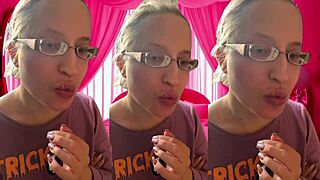 asmr bursting bubblegum bubbles... hear it pop in headphones??