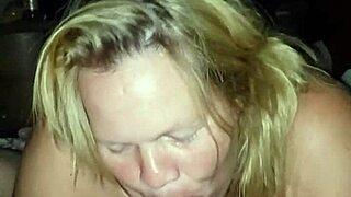 quickie blowjob from hot milf in seconds