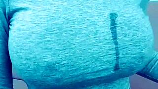 bimbos fingering on webcam know how to have real fun