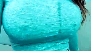 bimbos fingering on webcam know how to have real fun