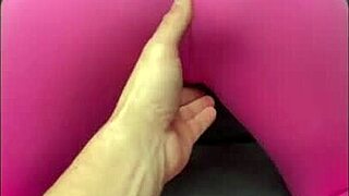 Fit wife in pink leggings fucked hard on sofa