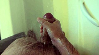 shower masturbation feels so good 💦😩