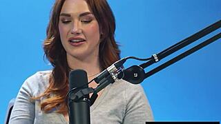 chubby bbw milf siri fingers hairy beaver to squirting orgasm